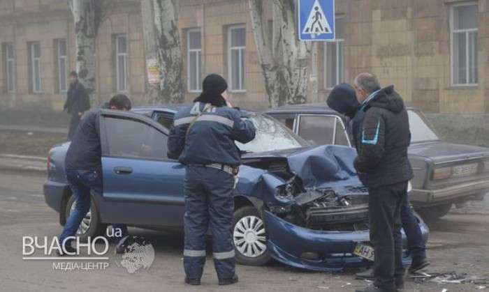 У Ленінградській області автомобіль з трупом у багажнику потрапив у масове ДТП (7 фото + відео)
