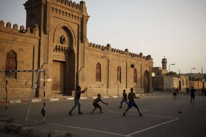 Місто мертвих на околиці Каїра виявився дуже навіть живим (20 фото)