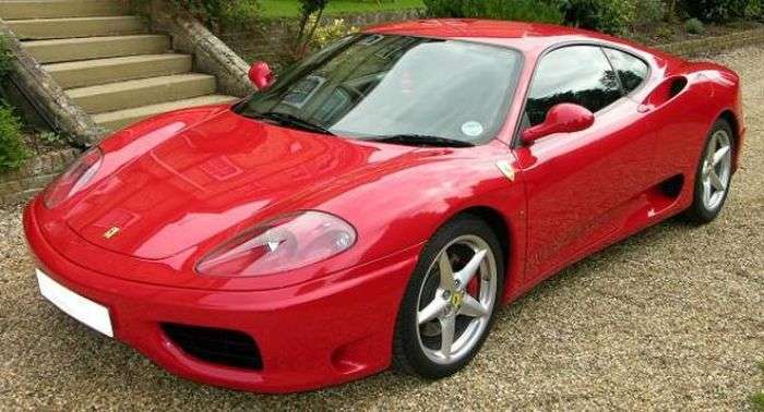 З роками змінювалися автомобілі марки Ferrari (13 фото)
