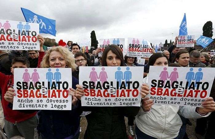 Мітинг противників одностатевих шлюбів в Італії (5 фото)