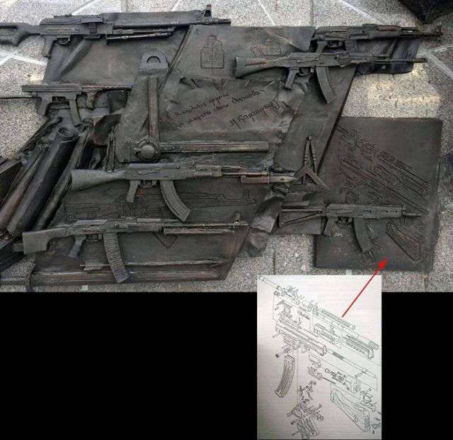 З нового памятника Калашникову зрізали схему німецької гвинтівки (8 фото + відео)