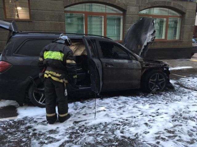 У Москві спалили автомобіль адвоката режисера фільму «Матильда» Олексія Учителя Костянтина Добриніна (5 фото)