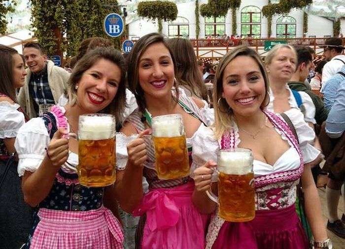 Октоберфест - рай для любителів пива і дівчат (39 фото)