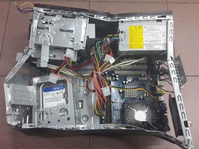 Випадок з сервісу по ремонту компютерів (4 фото)