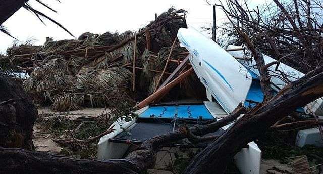 Руїни будинку мільярдера Річарда Бренсона після урагану «Ірма» (9 фото + відео)