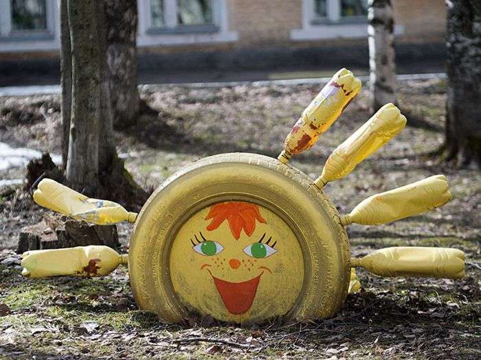Суворі дитячі майданчики в Росії (14 фото)
