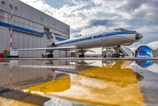 Ту-134 переобладнаний в комфортабельний авіалайнер (12 фото)