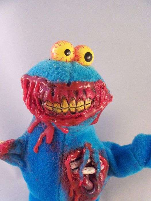 Унікальні зомбі-іграшки ручної роботи (12 фото)