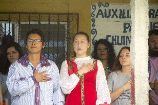 Як звичайна людина стала Богом для сільських жителів Гватемали (10 фото)
