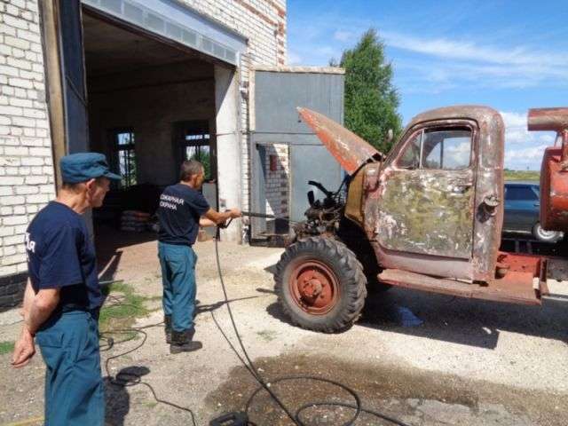 Пожежні села Яльчики відновили автомобіль АЦУ-20 (10 фото)