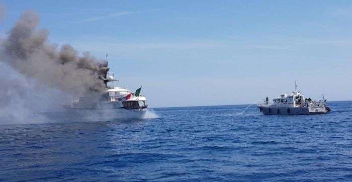 Пожежа на яхті If Only в Середземному морі (5 фото)