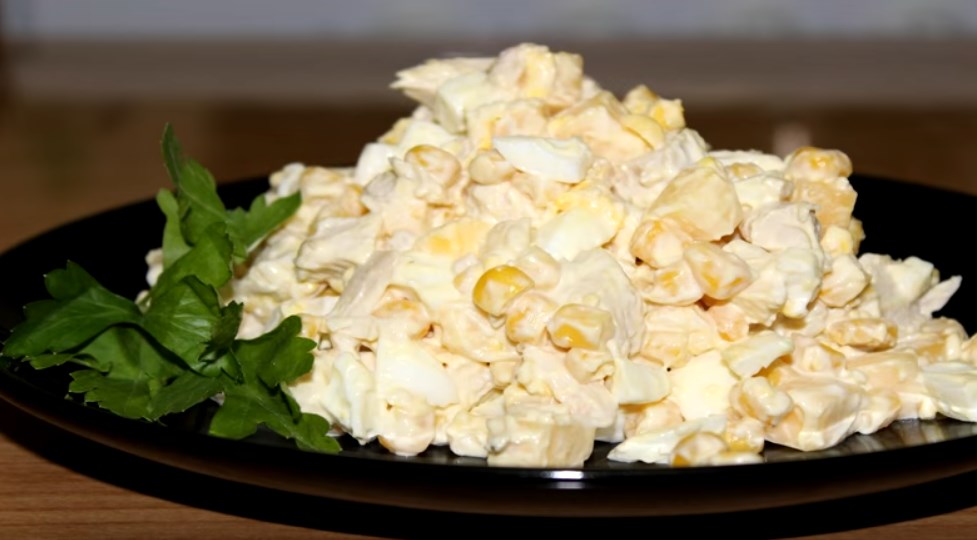 Салат: курица с ананасами и кукурузой. Рецепт приготовления Кулинария