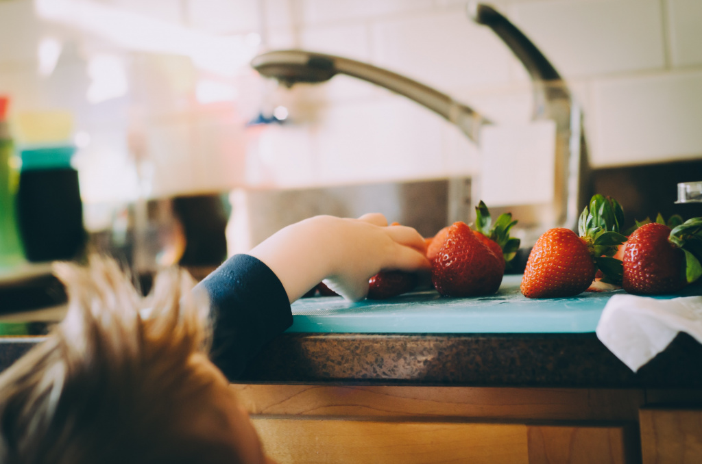 Не хочу, не буду: как научить ребенка здоровым отношениям с едой 