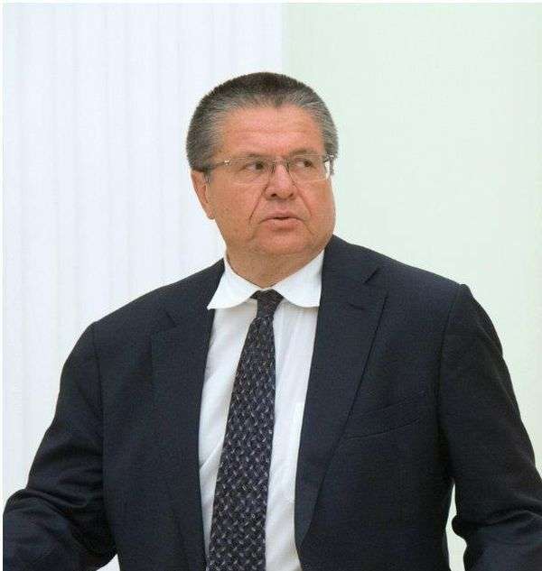 Находившись під домашнім арештом Олексій Улюкаєв схуд на 14 кг (2 фото)