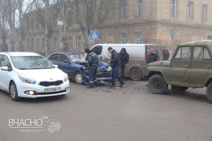 У Ленінградській області автомобіль з трупом у багажнику потрапив у масове ДТП (7 фото + відео)