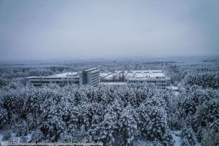 Вид на Припять, що відкривається з 16-поверхівок міста (25 фото)