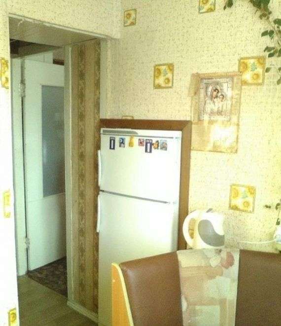 Вбудовуваний холодильник по-російськи (2 фото)