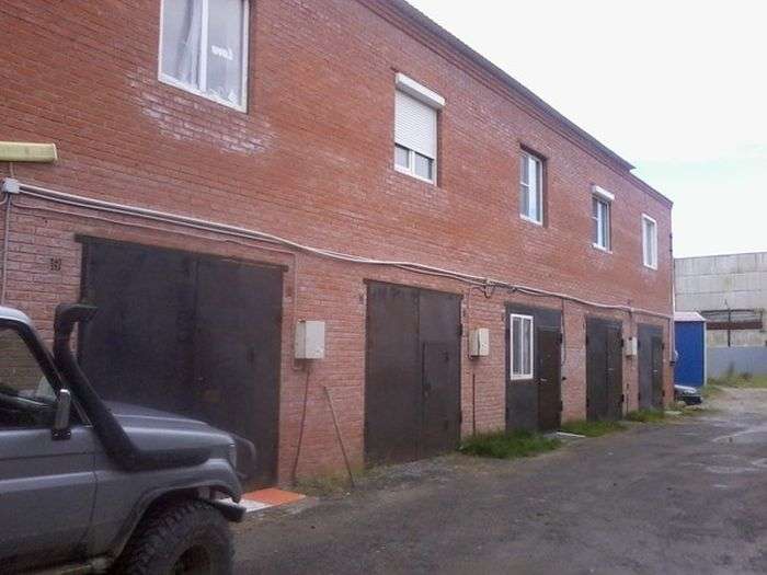 Житло в гаражі (9 фото)