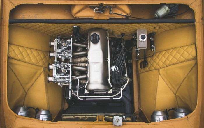 Унікальний автомобіль Lada 1500 з пневматичною підвіскою (12 фото)