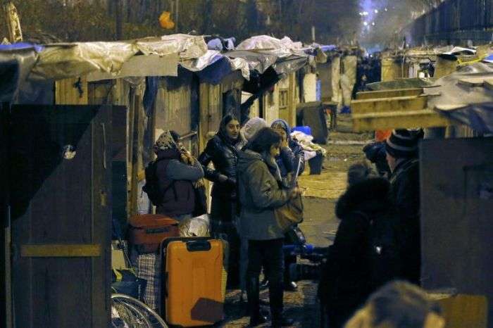 Циганські нетрі на околиці Парижа (16 фото)