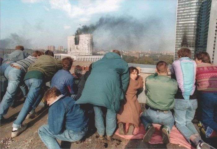 Фотографії суперечливого часу в історії країн колишнього СРСР (32 фото)