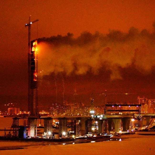 У Санкт-Петербурзі горить опора недобудованого мосту Західного швидкісного діаметра