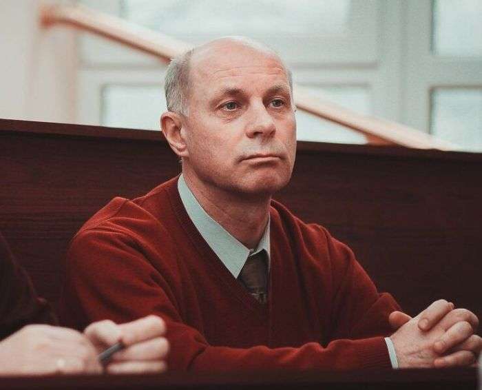 У Донецьку викладача зацькували з-за романа з першокурсницею (6 фото)
