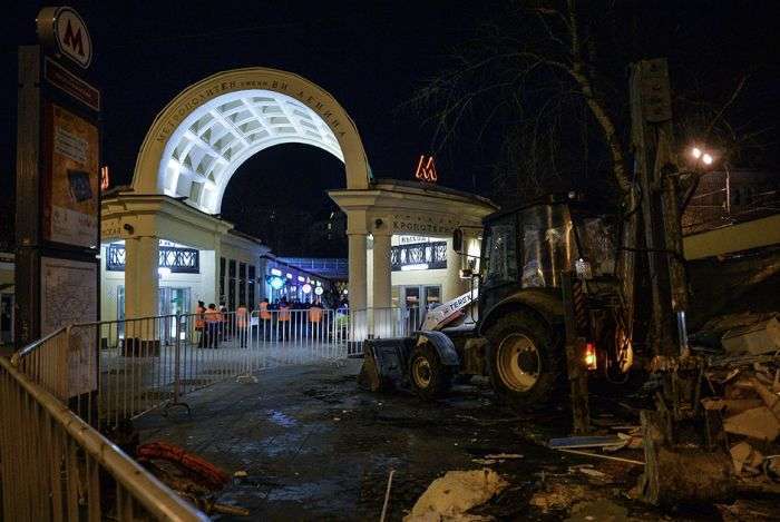 У Москві почався знесення кіосків, визнаних «небезпечним самобудом» (30 фото)