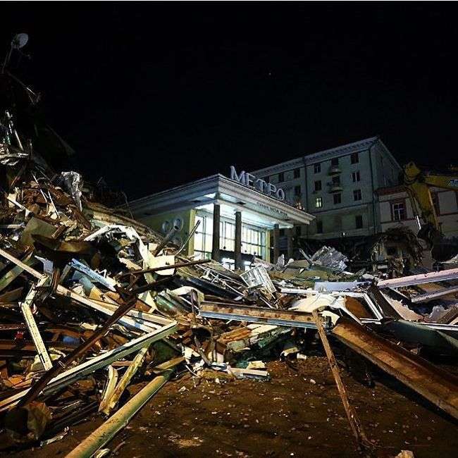 У Москві почався знесення кіосків, визнаних «небезпечним самобудом» (30 фото)