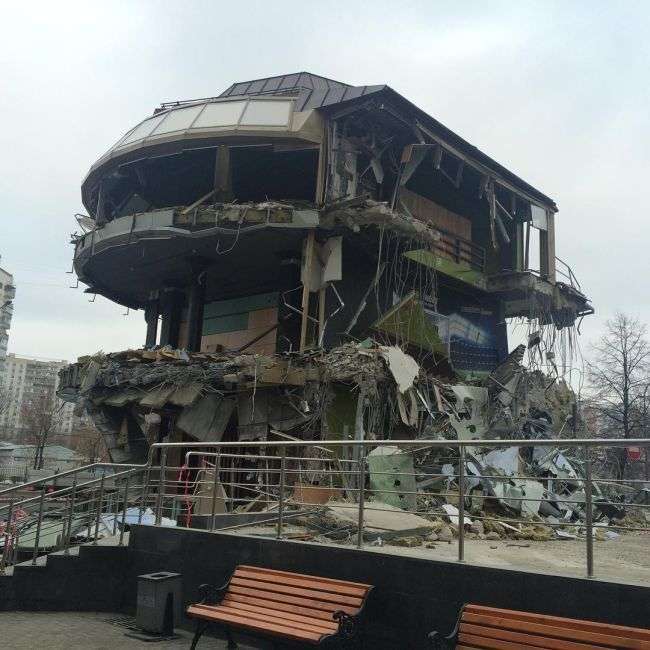 У Москві почався знесення кіосків, визнаних «небезпечним самобудом» (30 фото)