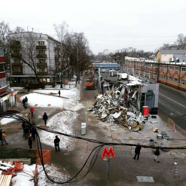 У Москві почався знесення кіосків, визнаних «небезпечним самобудом» (30 фото)