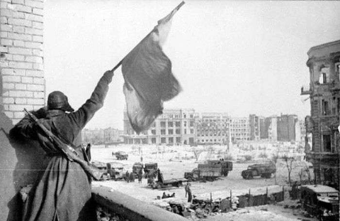 Місця великих битв Другої світової війни тоді і зараз (18 фото)