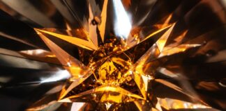 Временные Кристаллы Раскрывают Новый Порядок в Течении Времени