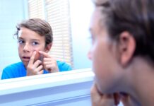 Une approche microscopique des patchs d’acné