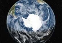 Il mondo nascosto dell’Antartide: la mappatura satellitare rivela dettagli senza precedenti sotto il ghiaccio