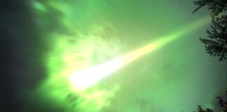 Arme fabriquée par la culture ancienne à partir du métal spatial