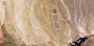 Granja solar masiva en Marruecos capturada desde el espacio