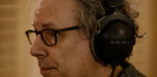 Media Sosial Terkait dengan Bunuh Diri Remaja dalam Film Dokumenter “Molly vs The Machines”