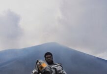 Вануатський «Босоногий Вулканолог»: Історія Стійкості та Наукової Пристрасті