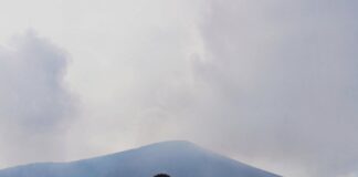 Vanuatský „bosý vulkanolog“: Příběh odvahy a vědecké vášně